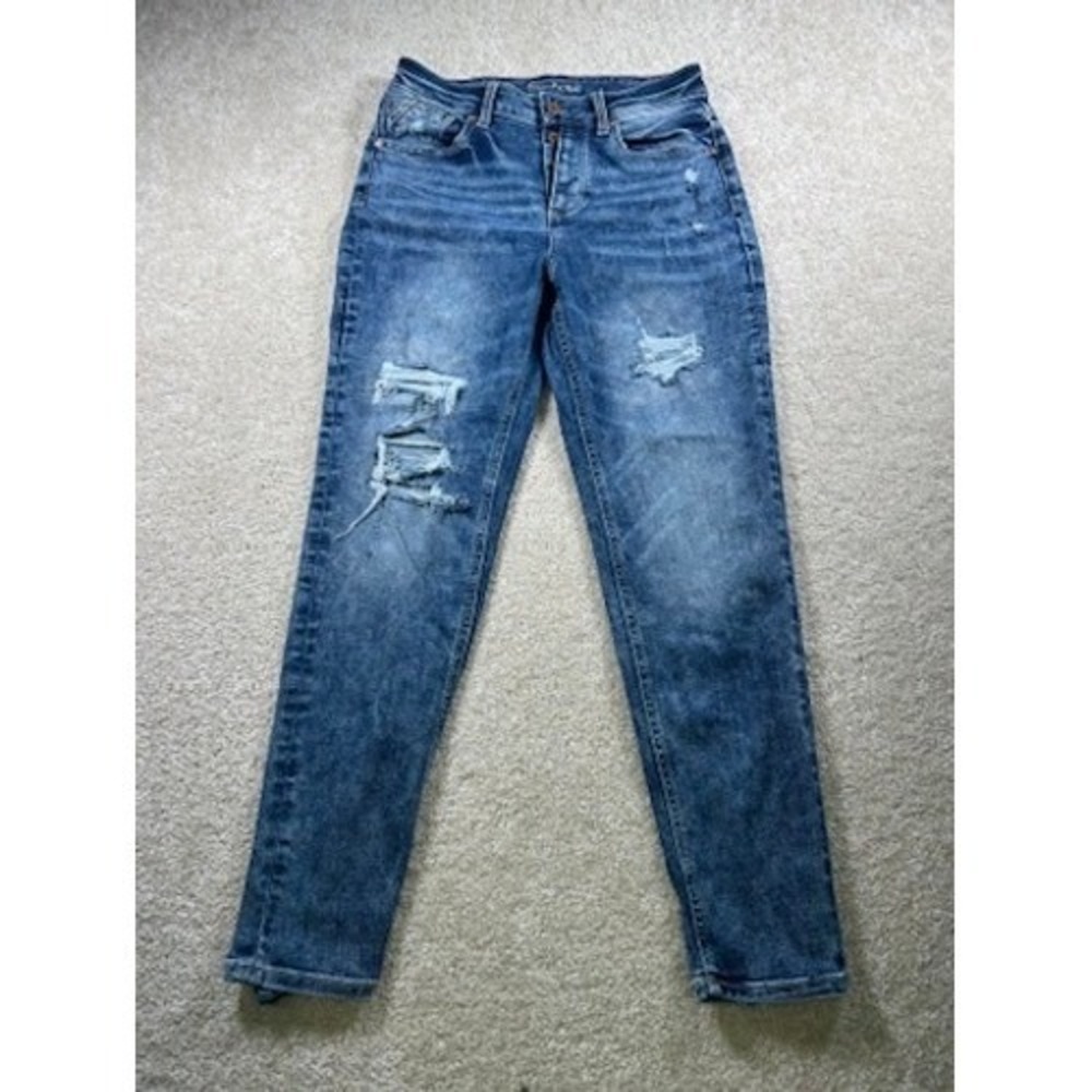 Maurices High Rise Boyfriend Jeans Distressed Denim Blue Wash Size 6 Short‎